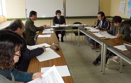 古賀市議会の皆さんと合同勉強会。私からは県の2012年度当初予算の政策を説明しました。