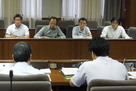 会派政策審議会・企画会議のメンバーで東京都足立区を視察。生活保護における若年層の就労・自立支援や学習支援、「エンカレッジスクール」である都立足立東高校を訪ねました。(に詳細)