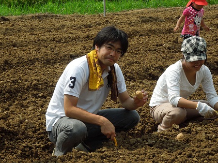 「D-1 だじゃれグランプリ IN 福岡」の県大会や古賀市の認定農業者の皆さんが企画した農業体験に参加。