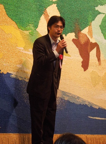 母校・花鶴小学校の校区文化祭で挨拶。