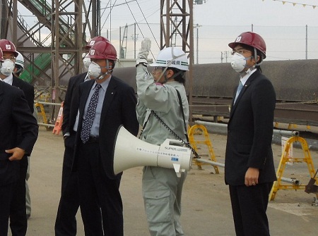 県議会・厚生労働環境委員会の東北視察。地域がん拠点病院の緩和ケア病棟、障がい者福祉作業所、共生型グループホーム、災害廃棄物の中間処理施設(石巻ブロック)などで学ぶ。(に報告)