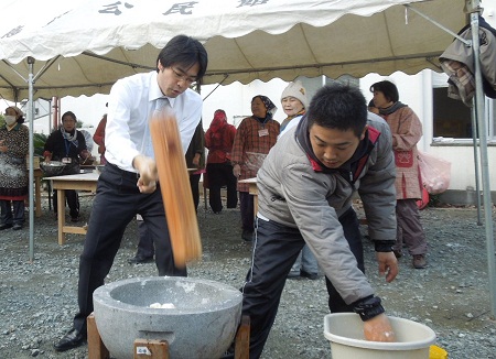古賀市内各地の「もちつき」に参加。