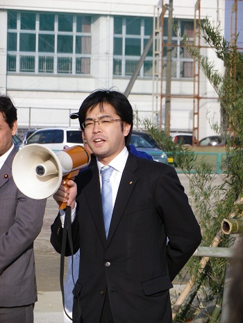 商工会青年部主催の「どんど焼き」に参加。フォークダンス地域交流会へも。