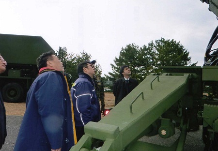 福岡県防衛議員連盟の有志で航空自衛隊・芦屋基地を視察。