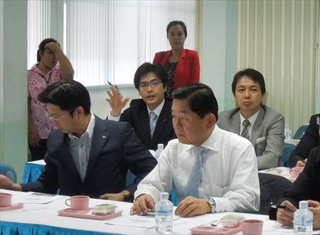 福岡県タイ友好議員連盟の一員として、1月29日から31日、友好提携を結んでいるバンコク都を訪問。バンコク都議会議長らとの交流や職業訓練校の視察、福岡県バンコク事務所からの経済・社会情勢のヒアリングなどを実施。