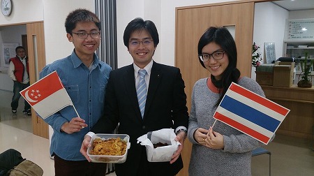 「ひだまり館まつり」に参加し、アジアから福岡県への留学生たちと交流。古賀市みどりのまちづくりの会が主催する「大根川源流の森が叫んでいる!~先人たちが育てた森を生かそう~」や古賀北区文化祭へも。