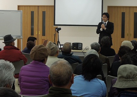 新原区の災害時要援護者の避難支援訓練に参加。童謡まつりとこども美術展の表彰式で挨拶も。