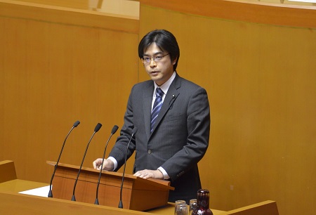 今回は、超高齢社会を迎え、地域住民の医療、介護、健康づくりなどにとってその役割が一層重要になっている保健師の活動の推進と、若手農業者に対する支援体制の充実・強化をテーマに掲げ、知事からは前向きな答弁をいただきました。