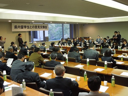 国際交流推進議員連盟として福岡県への留学生との交流会。