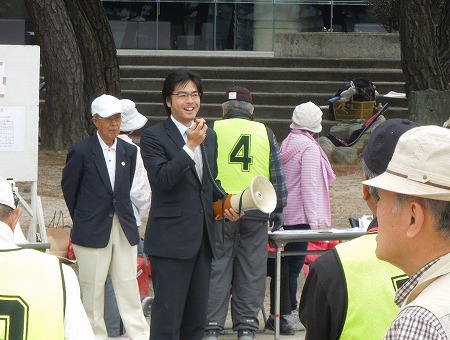 古賀市老人クラブ連合会の春季グランドゴルフ大会で挨拶。