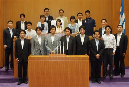 兵庫県で開かれた超党派の都道府県議でつくる「全国青年都道府県議会議員の会」の総会・研修会へ。
