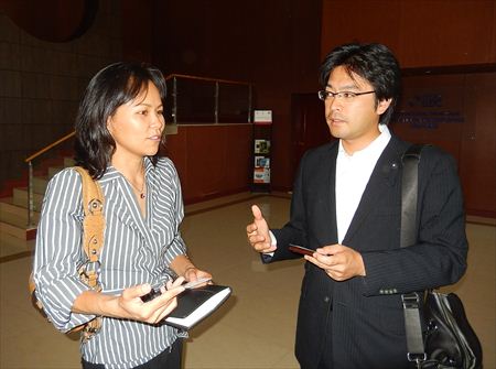 福岡県議会の所属会派「民主党・県政クラブ」のメンバーでモンゴルを訪問。知事や議長の親書を携え、同国オリンピック委員会に対するキャンプ地などの招請活動を展開。さらに日本が支援した同国最大の石炭鉱山の現地視察や、福岡にアジア・太平洋地域の本部を置く国連ハビタット(人間移住計画)のモンゴル事務所などを訪ね、同国の現状と課題を把握。