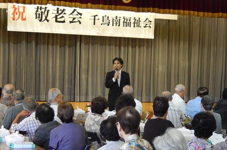 古賀市内各地の敬老会へ。