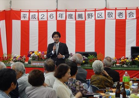 古賀市内各地の敬老会へ。