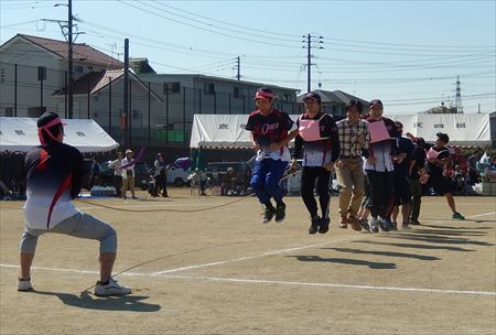 「第28回古賀市健康福祉まつり」や鹿部と古賀北の運動会、地元の小学生たちの絵画作品を集めた「MOA美術館 古賀市児童作品展」の表彰式などに参加。