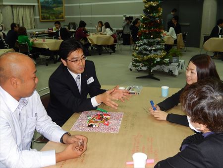 結婚をテーマに楽しく語り合い。古賀市が取り組む「まちの部活サロン」の一環。