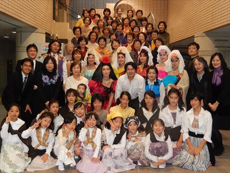 市民参加型の作品上演に取り組む「ミュージカルオペラk・i」(福﨑隆男代表)による名作「カルメン」の公演。私も特別出演。