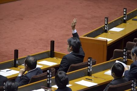 福岡県議会12月定例会で、所属会派「民主党・県政クラブ」を代表し、小川洋知事らに様々な県政課題を提起。私の定例会本会議における質問は、議員個人としての一般質問を含め連続15回目。