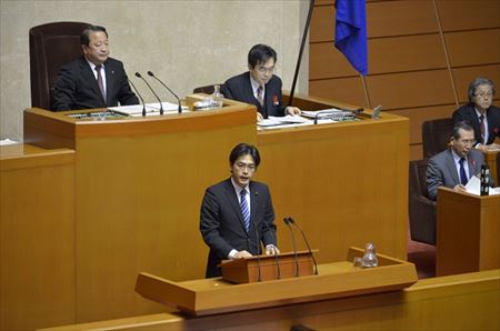 地元・古賀市からも多くの皆さんが傍聴に足を運んでくださいました。再質問、再々質問と問題提起を繰り返す中で、知事から県政の前進につながる前向きな答弁も得られました。質問の要旨は以下。