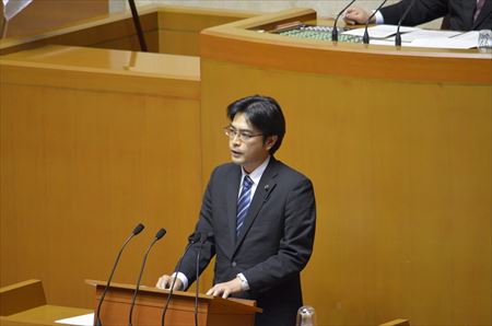 ④県としての安定型産業廃棄物処分場の定期掘削調査で、不適正処理が確認された処分場は「全体」を調査する考えだが、大規模な処分場においては、専門家の意見を聞きながら、再調査の方法を決定する。