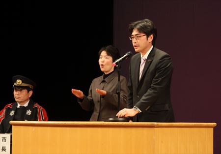 成人式の式典や記念駅伝大会にも出席。
