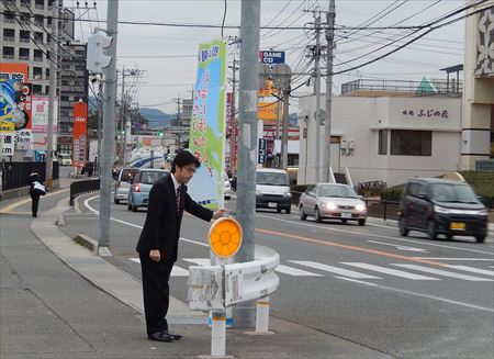 冷え込みが一段と厳しくなる中、小中学生の元気な登校姿に力をもらいました。
