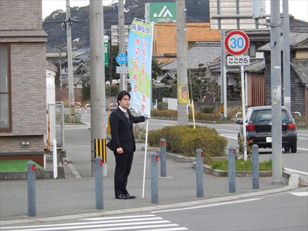 冷え込みが一段と厳しくなる中、小中学生の元気な登校姿に力をもらいました。