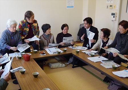 家族を在宅で介護されてきている地元の皆さんの「菜の花会」にお招きいただき、意見交換をさせていただきました。