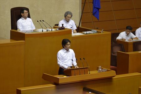福岡県議会6月定例会で連続21回目の本会議質問に臨みました。県議就任以来、連続21回目。今回は防災・減災体制の強化をテーマに小川洋知事に政策提案を行い、多くの成果が上がりました。これまで同様、県民の皆さんの「声」が提案のきっかけとなりました。
