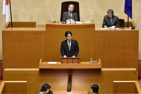 福岡県議会12月定例会で、就任以来連続23回目の本会議質問(一般質問)に臨みました。テーマは「骨髄ドナー登録の推進と県の役割」と「障がいのある子どもの支援の充実」。今回も現場の皆さんからお聞きした話から把握できた課題を提起し、知事と教育長に解決に向けた取り組みを求めました。県政の前進につながる答弁もあり、心から感謝します。